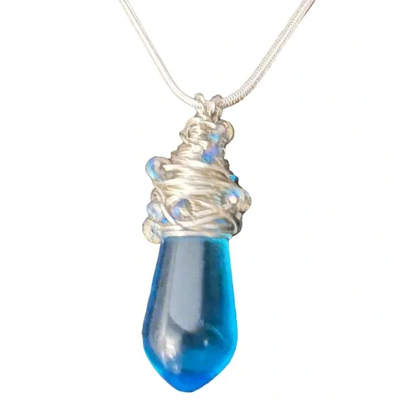 N210 Sterling 925 wire and chain on large laboradite wrapped blue agate pendant - Picture 3 of 5